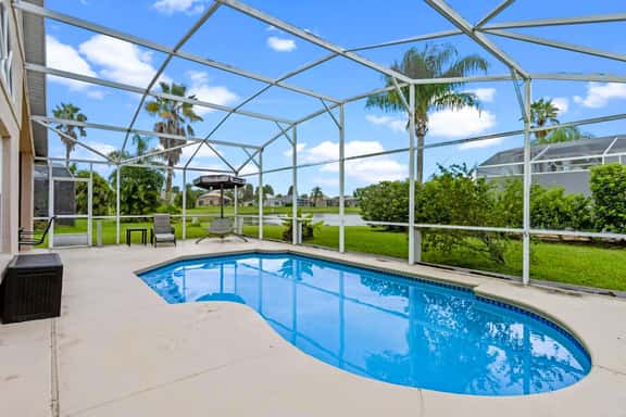 Lake View & Private Pool | Near Disney | Sleeps 8 - Image 1